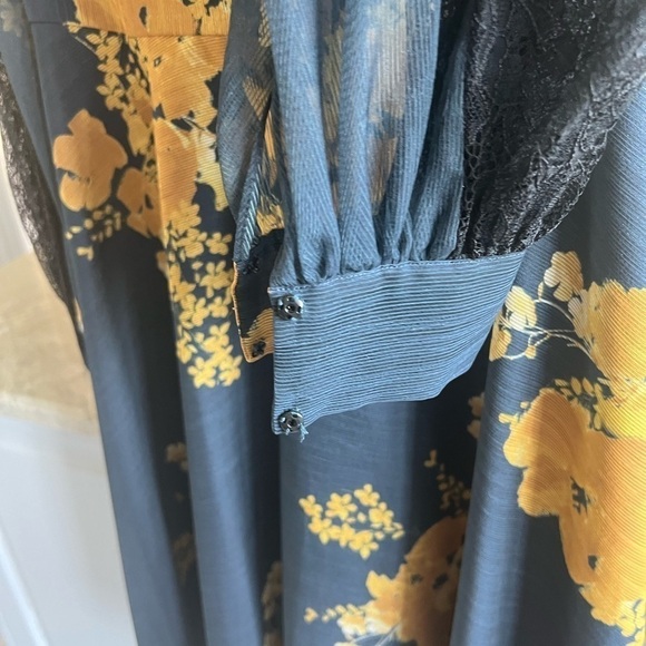 Sachin & Babi Velir Mock-Neck Floral-Print Georgette Dress w/ Lace - Picture 8 of 14